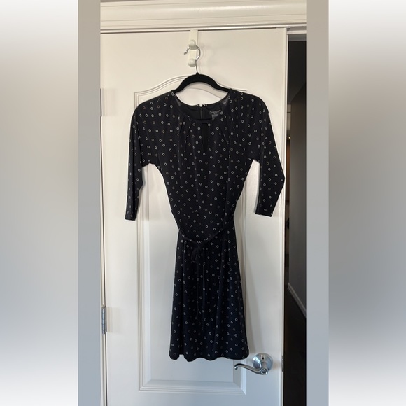 Ann Taylor size 4 - Picture 2 of 3